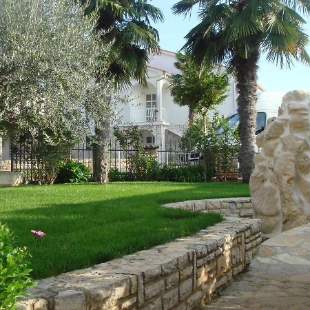 Apartments And Rooms Branka Novigrad  Exterior photo