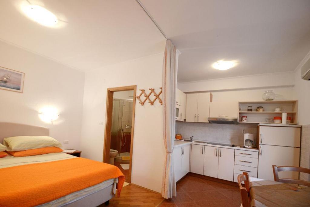 Apartments And Rooms Branka Novigrad  Exterior photo